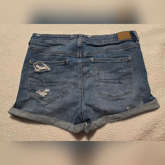 Size 14 - American Eagle Distressed Jean Shorts - Picture 2 of 5